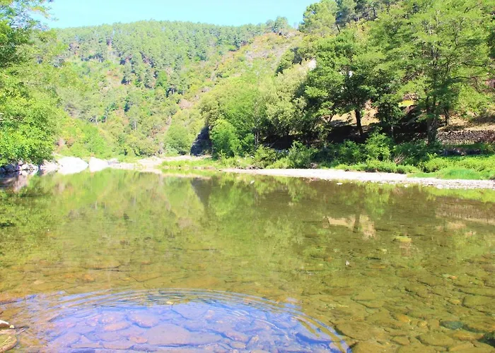 Le Moulin Du Luech Кемпинг Peyremale
